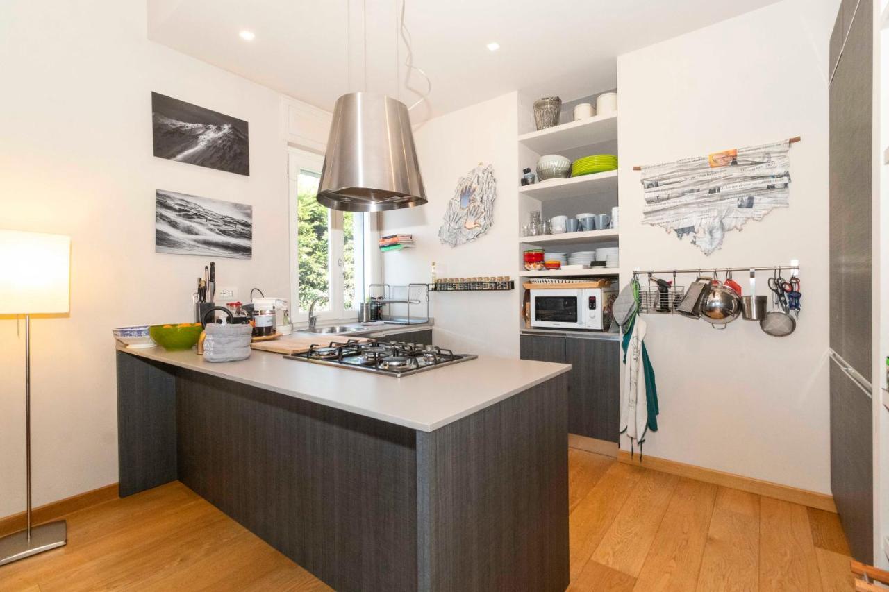 Charming Apartment With Parking! Torino Eksteriør billede