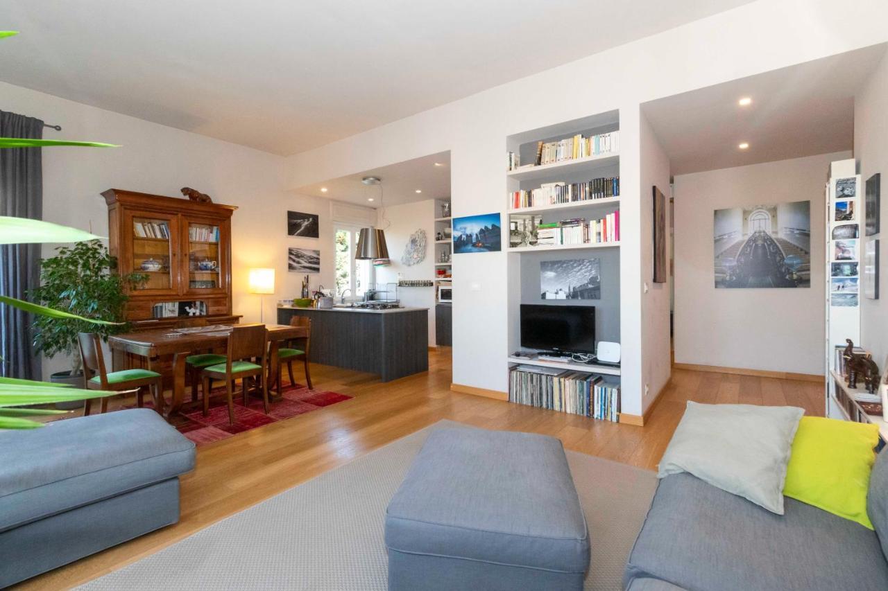 Charming Apartment With Parking! Torino Eksteriør billede