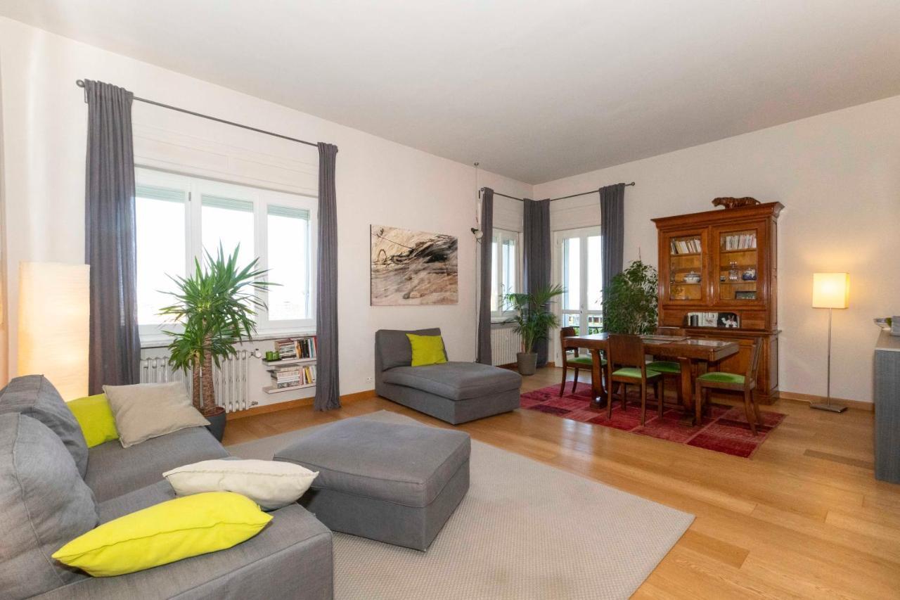 Charming Apartment With Parking! Torino Eksteriør billede