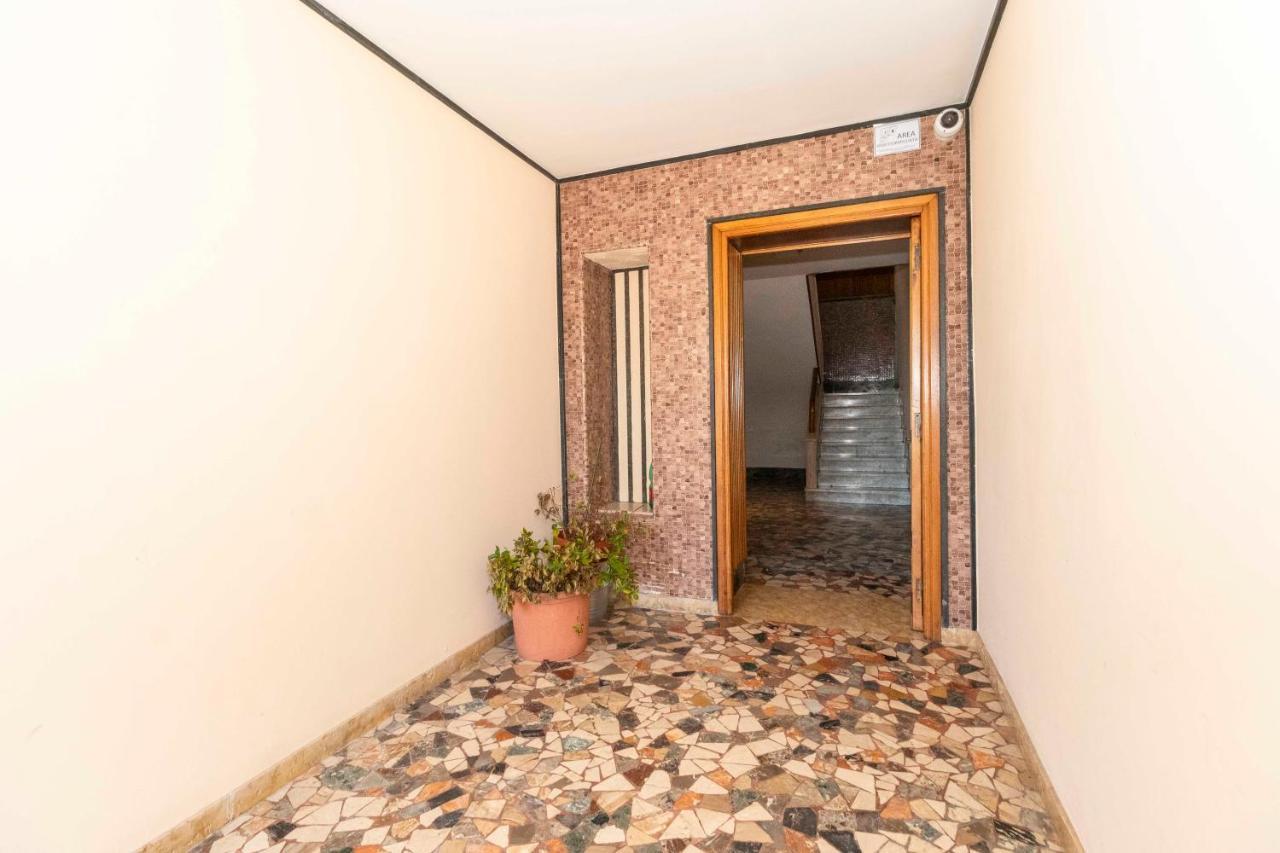 Charming Apartment With Parking! Torino Eksteriør billede