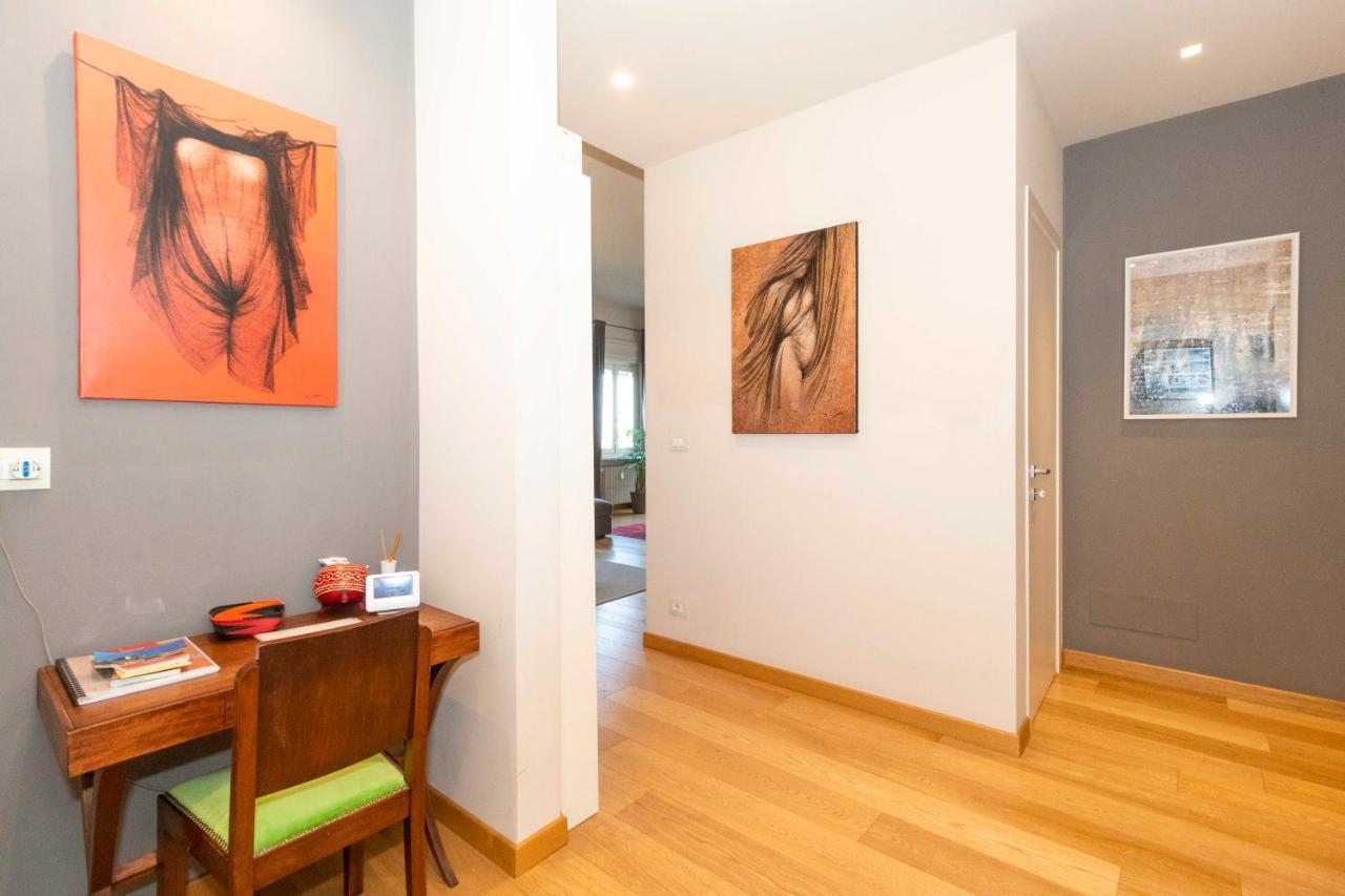 Charming Apartment With Parking! Torino Eksteriør billede
