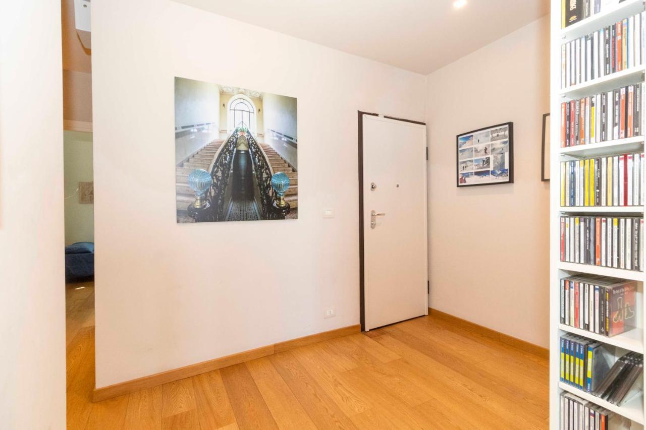 Charming Apartment With Parking! Torino Eksteriør billede